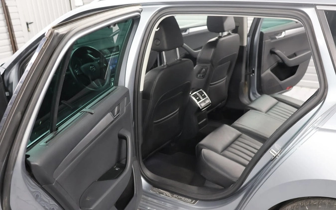 Skoda Superb cena 76400 przebieg: 132000, rok produkcji 2018 z Dolsk małe 232